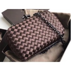 Bottega Veneta Knot Clutch In Boucher Intreccio Chocolate