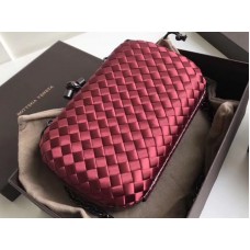 Bottega Veneta Knot Clutch In Boucher Intreccio Dark Red